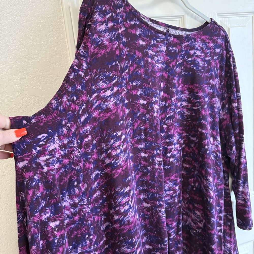 Roaman's 4X/5X Shades Of Purple Super Flared Sharkbite Style Stretchy Long Top - Picture 5 of 8